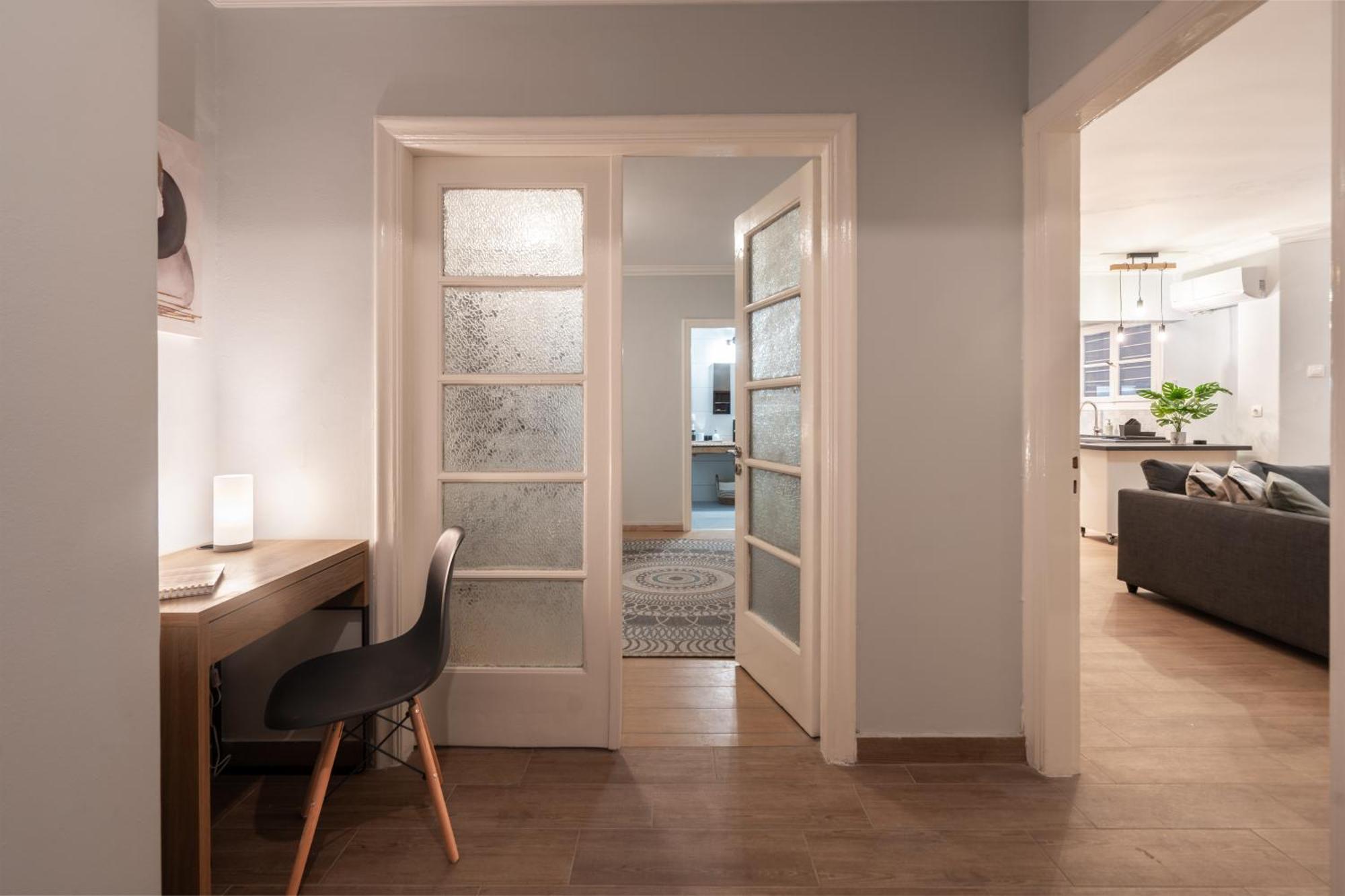 Chic Next To Kolonaki Square Apartment